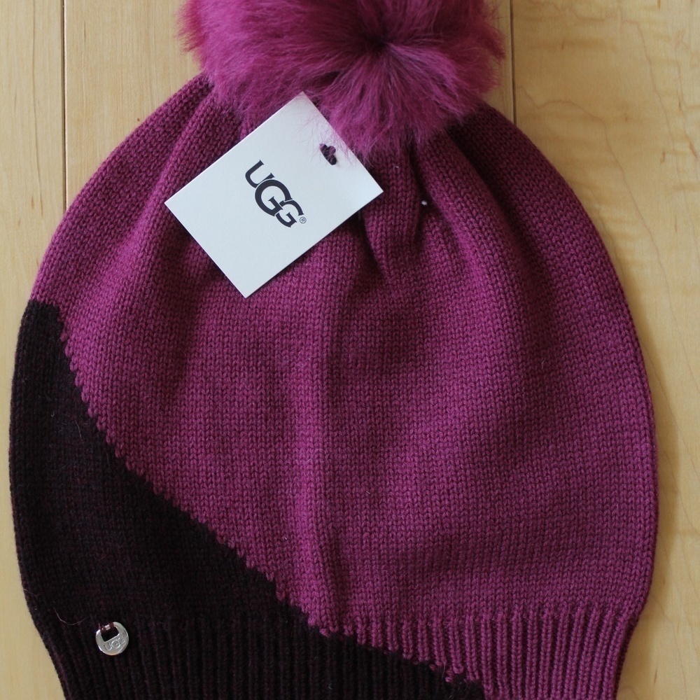 UGG Fine Gauge Colorblock Shearling Pom‎ Beanie
